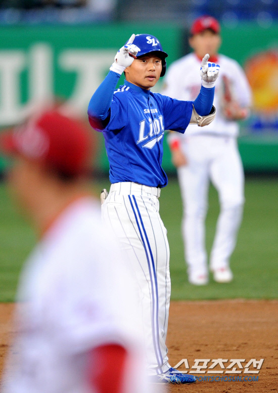 
	12�� ���ֹ���߱��忡�� ���� ���ξ߱� KIA�� �Ｚ�� ��⿡�� �Ｚ ������� 2ȸ 2Ÿ�� 2��Ÿ�� ġ�� ���� ���̰� �ִ�.   ����=������ ���� songs@sportschosun.com


