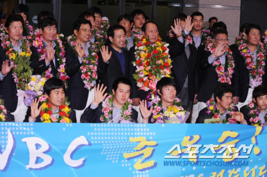 
	���� 3�� ������ ��3ȸWBC ���� ���ӿ� ���� ������ �Ұ����� �ִ�. ������ ���� 2009�� 2ȸ WBC���� �ؿ���� ������ �� �������� ��õ���׿��� ����Կ��� �ϴ� ���. ����������DB


