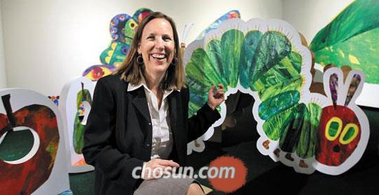 
	�ѱ����� '����� �ֹ���'�� ���� �������� �����޴´ٰ� ���� �˷����� �ɳ׵� ������ Ȱ¦ ������. '�׸�å���� ������ �����Ĵ� ��������
���̵��� ����������.' / �̸��� ���� mwlee@chosun.com
