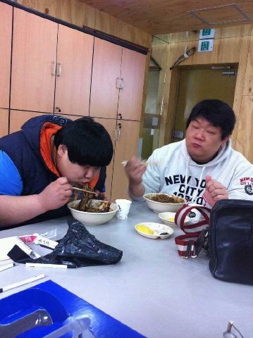 
	���λ�, ¥��� �Դ� ������� "ȣ���� ���� Ű�쳪"
