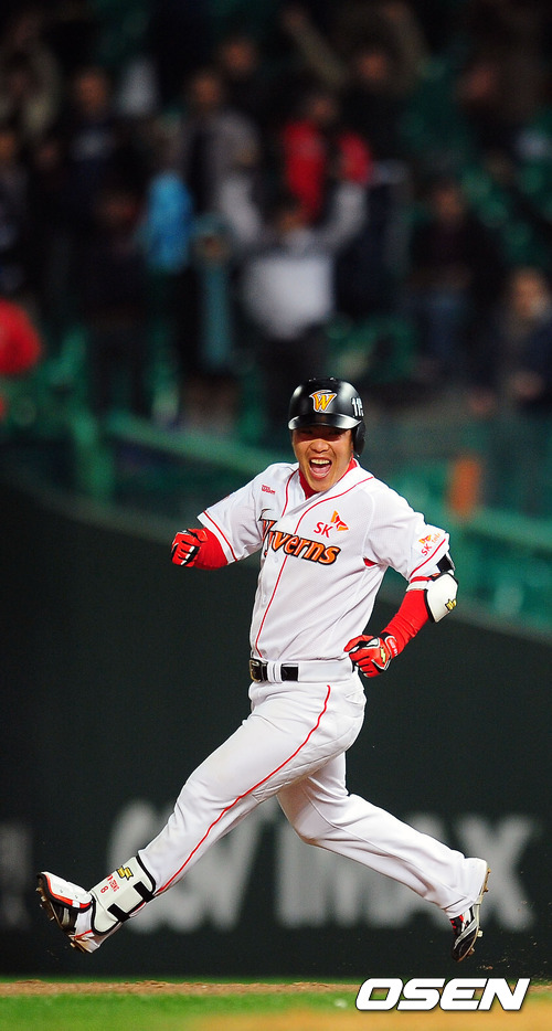 
	'���� ������Ÿ' ���ٿ�, "���������� ���� �̾��ϴ�"
