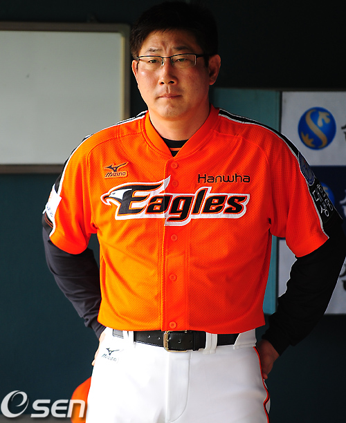 
	�Ѵ�ȭ, "������, �� �� ì���� �ʹ� �ƽ���"
