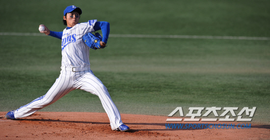 
	14�� ���� �뱸 �ùα��忡�� 2012 ���ξ߱� �ؼ��� �Ｚ�� ��Ⱑ ���ȴ�. �Ｚ �������� �迵���� �ؼ� Ÿ�ڵ��� ���� ������ ���� ������ �ִ�.    �뱸=���� ���� kyungmin@sportschosun.com 


