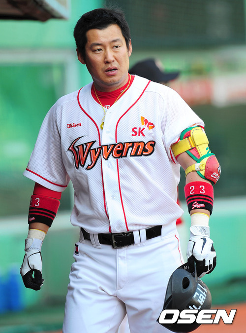 
	'2Ȩ�� 4Ÿ��' ��ġ��, "������ ��, ū �λ� �ƴϱ�"
