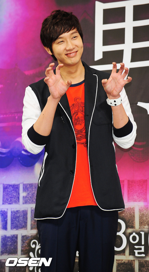 
	'�γ�' ������ "�¸� 3���� �ڽ� 4�ϸ��� ������"
