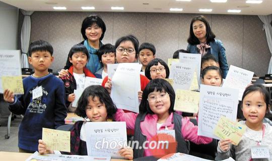 [NIE 신문활용교육] 신문 읽고 '나만의 로봇' 만들기… 창의력 쑥쑥