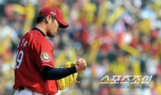 
	���ξ߱� KIA�� LG�� ��Ⱑ 15�� ���� ��Ǿ߱��忡�� ��������. �����찡 5ȸ ���⸦ �ѱ�� �ָ��� �Ҳ� ��� �ִ�.

���=���ؿ� ���� noodle@sportschosun.com


