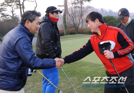 
	�λ��� ���� ���� �Ｚ�� 5��1��13�з� �Ϲ������� �зȴ�. ������ ������ ���� �Ｚ Ÿ���� ��ġ�� 17�� ù �´���� ���ƴ�. ������ �߱��ΰ�����ȸ���� �Ǽ��� ������ �ִ� �� ������ �� ����. ���������� DB


