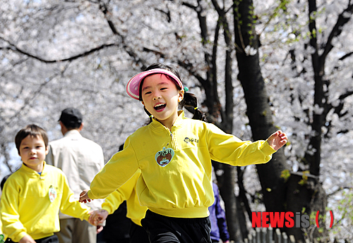 
	
                '���� ���ƿ�!'
            
