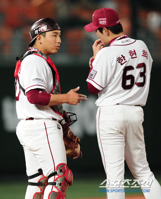 
	12�� �񵿱��忡�� 2012 ���ξ߱� SK�� �ؼ��� ��Ⱑ ���ȴ�. 7ȸ ������ �ؼ� ������. �㵵ȯ ������ �ٰ��� �̾߱⸦ ������ �ִ�. ��=����� ���� cjg@sportschosun.com


