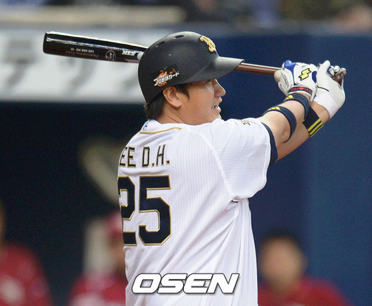 
	�̴�ȣ, �Ϻ� ���� ù 2��Ÿ��3G���� ��Ÿ
