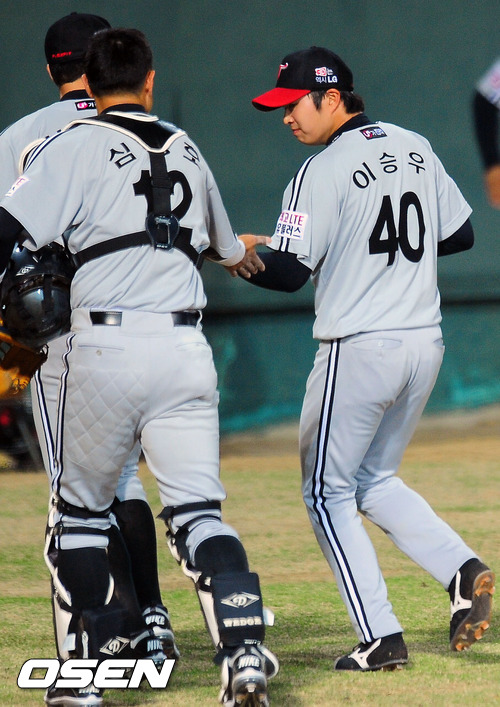 
	'�쿬 �ƴ� ȣ��' �̽¿�, "������ �ʰ� 4���� ����"
