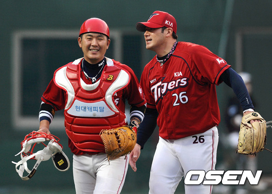 
	'ù ��' ������, KIA �λ� ���̳� �� ���� '��Ʈ ��Ī'
