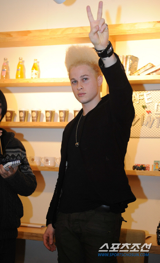 
	ũ���� ������Ʈ��. ����������DB


