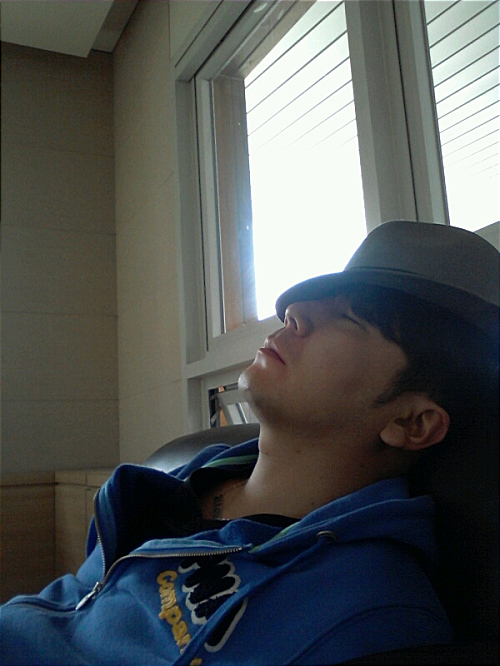 
	'�ں�' ������ "��ä���ϴ� ����� ����..Ȳ����"
