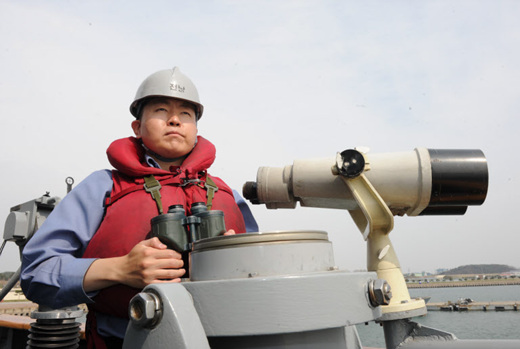 
	�����Կ��� ���Ǻ����� �ٹ����� ���й� �̺��� �߽� �ٹ��� �ϰ� �ִ�. /����=�ر�
