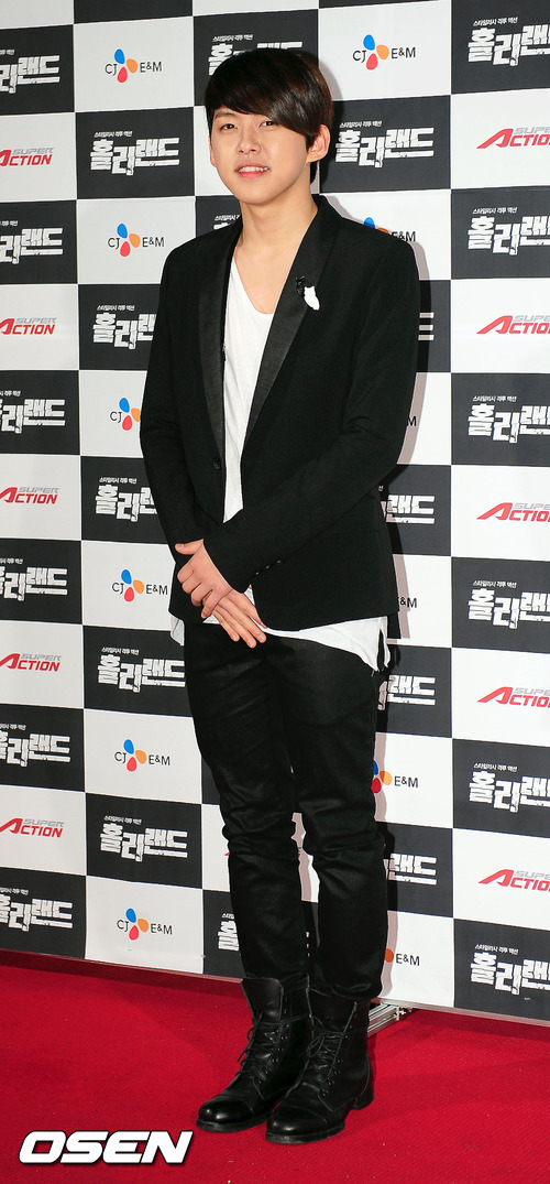 
	'Ȧ������' ��ȣ "��� ù �ֿ�..������ ���ƿ�"
