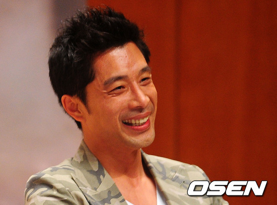 
	'��������' ������, "�� �Ƴ��� ù��� �ƴϴ�" ��¦ �߾�
