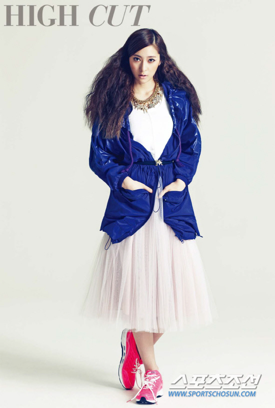 
	'����ű'�� �ȳ��� ũ����Ż�� �������� ������ ȭ���� ���� �ٽ� ���ƴ�. ��������=������


