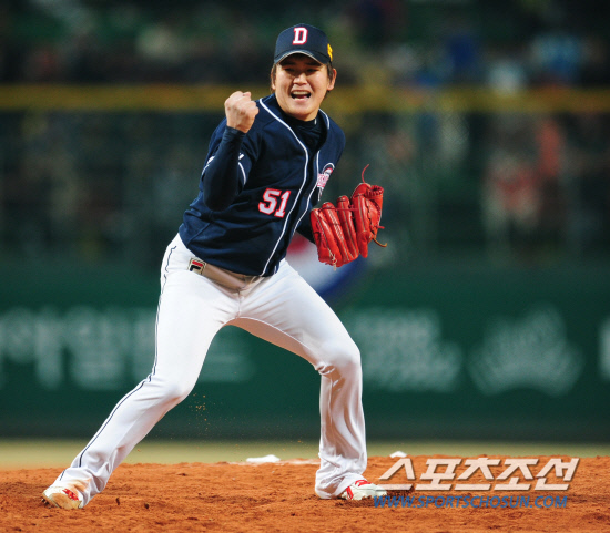 
	11�� ���� û�ֱ��忡�� 2012 ���ξ߱� �λ�� ��ȭ�� ��Ⱑ ���ȴ�. 5ȸ�� �λ� �������� 2�� 2,3���� ���⿡�� ��ȭ �ֽ�ȯ�� ���� ó���� �� ȯȣ�ϰ� �ִ�.

û��=���� ���� kyungmin@sportschosun.com / 2012.04.11.


