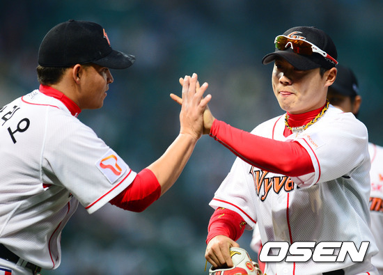 
	������, 8���̴� 1��å ������'�׷��� ��ť! �����!'
