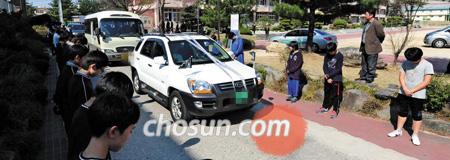 [단독] [학교 폭력, 이젠 그만] 영주 자살학생 어머니 "애 죽인 건 폭력인데 학교는 정신 문제로 몰아"