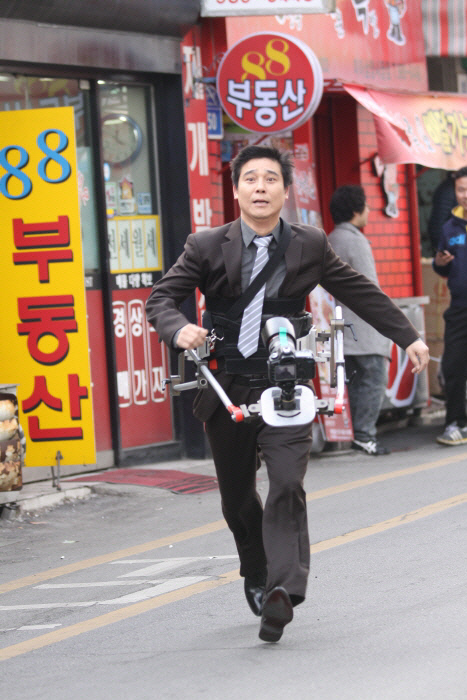 
	��������=��Media100


