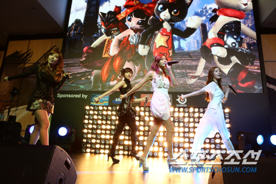 
	�ްɱ׷� ��ũ���� 21�� ���� '�ҿ���Ƽ'���� '�����̵�&�ҿ�'�� ���� ĳ���� �ǻ��� �԰� ������ ��ġ�� �ִ�. ��������=��������Ʈ


