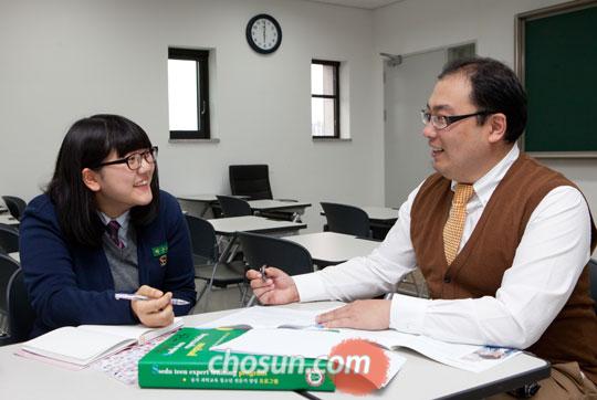[맛공이 떴다] 대학 입학 상담실을 가다_알짜배기 입시정보가 가득… "합격 지름길이네"