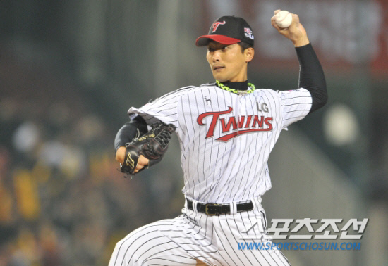 
	���ξ߱� LG�� KIA�� ��Ⱑ 13�� ���� ��Ǿ߱��忡�� ��������. �������� 9ȸ ������ ������ ���� ������ �ִ�. �������� 814��� �������� ���� ������� �ִ����� �ű���� �޼��ߴ�. 

���=���ؿ� ���� noodle@sportschosun.com


