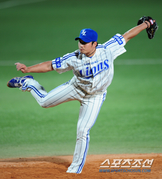 
	26�� �뱸���忡�� 2012 ���ξ߱� �Ե��� �Ｚ�� ��Ⱑ ���ȴ�. 9ȸ �Ｚ�� 6-3���� �ռ� ��� ������ ����ȯ�� ������ ���� �Ѹ��� �ִ�.

�뱸=����� ���� cjg@sportschosun.com/2012.04.26/


