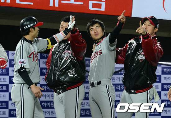 
	'��� 22��Ÿ' LG, �Ե����� 2���� Ż��
