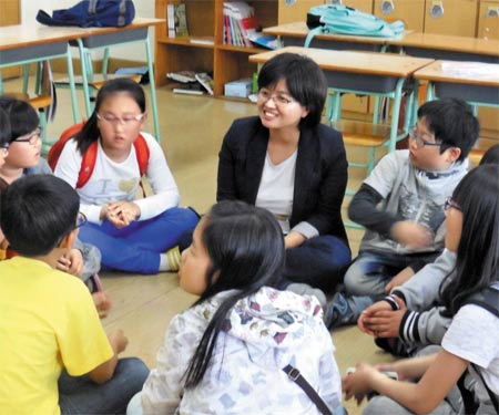 [학교 폭력, 이젠 그만] 다들 덮으려던 교내 일진 찾아내 탈퇴시켜… 2년간 학교폭력과 맞선 女선생님