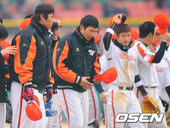 
	'�Ǹ��� û�ֱ���' ��ȭ ����, �����õ� å�� �ִ�
