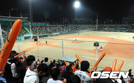 
	'�Ǹ��� û�ֱ���' ��ȭ ����, �����õ� å�� �ִ�
