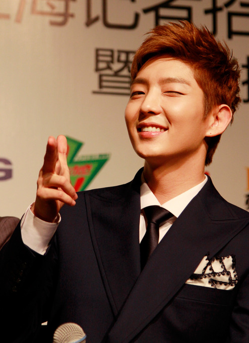 
	���ر�, �߱� �ҹ��� ��Ȳ...��� Ȧ�ȴ�
