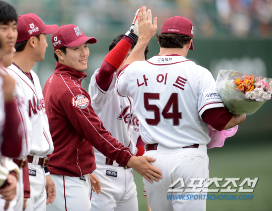 
	�ؼ��� �Ե��� ���� 3���� ù��° ��Ⱑ 1�� �񵿱��忡�� ���ȴ�. ��� �� �ؼ� �躴���� ���� 4�� MVP�� ������ ����Ʈ�� ������ �ְ� �ִ�. ��=���� ���� wook@sportschosun.com


