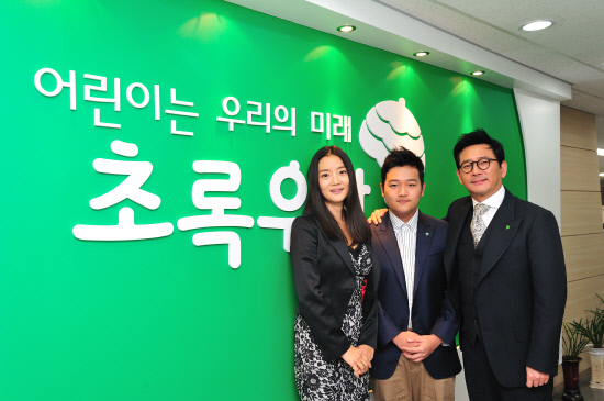 
	�ʷϿ�� ������ �ڼ���, ������, ������ ���� ȫ�����(���ʺ���). ��������=�ʷϿ�� ������


