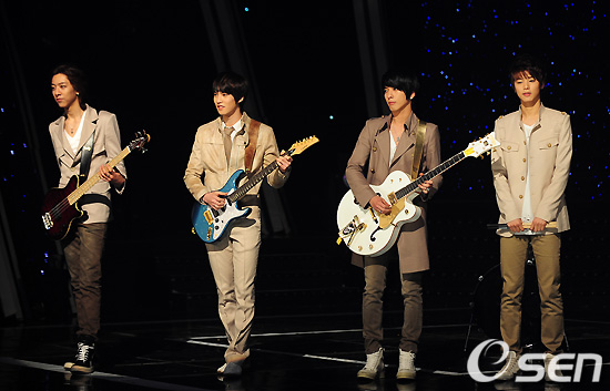 
	[�ѷ�������]��������, �ҳ⿡�� ���ڵ� ���? '�ｺ�� �� �����'
