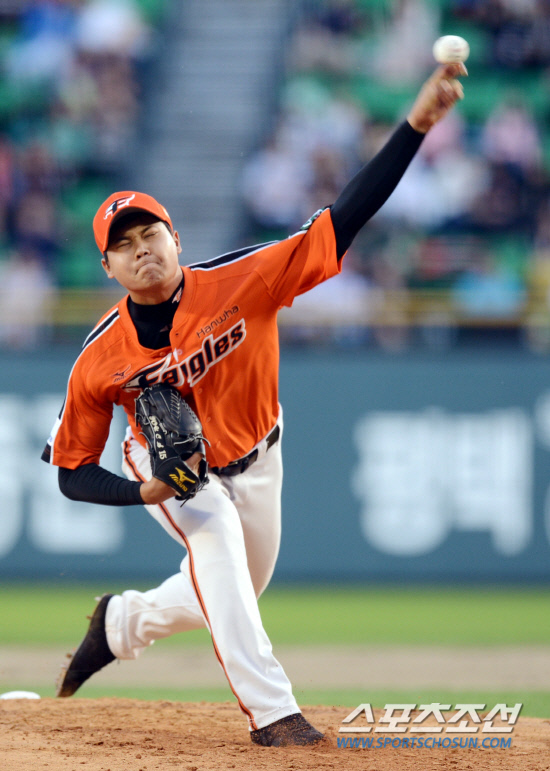 
	��ȭ ��â���� 3�� ��� LG������ �����ϰ� �ִ�. ������ ���ϱ� �������� ���� ���� ��Ī�ϴ� ����� �λ����̴�.

���=������ ���� rainmaker@sportschosun.com


