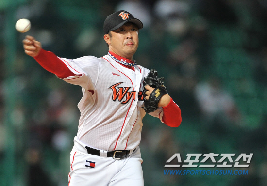 
	���ξ߱� SK�� �λ��� ��Ⱑ 26�� ��õ ���о߱��忡�� ��������. �Ӱ���� 6ȸ ������ �������� ������ �ִ�.

��õ=���ؿ� ���� noodle@sportschosun.com/2012.04.26/


