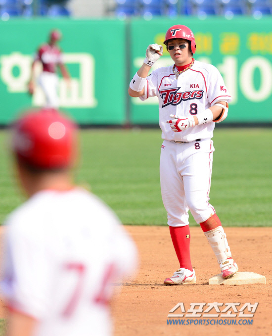 
	6�� ���� ����߱��忡�� ���� ���ξ߱� KIA�� �ؼ��� ��⿡�� KIA ��ġȫ�� 7ȸ 2��Ÿ�� ������ 5Ÿ�� 5��Ÿ�� ����ߴ�. 

����=������ ���� songs@sportschosum.com/2012.5.6


