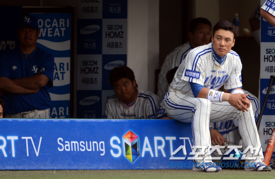 
	���ξ߱� �Ｚ�� ��ȭ�� ��Ⱑ 6�� �뱸 �ùξ߱��忡�� ��������. �̽¿��� ħ���� ǥ���� ���� �ִ�.

�뱸=���ؿ� ���� noodle@sportschosun.com


