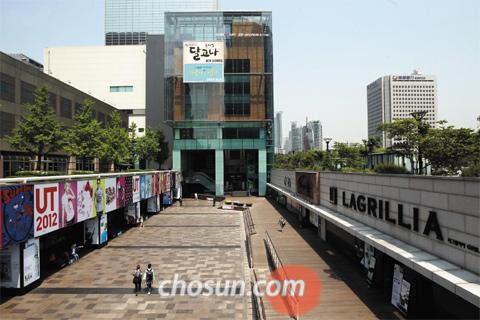 
	���� ������ �Ｚ�� �ڿ������� ���� �Ա� �� ����. �ڿ������� 2000�� ������ �� �� 12�� ���� ���𵨸��� �غ� ���̴�. /���°� ���� ecaro@chosun.com
