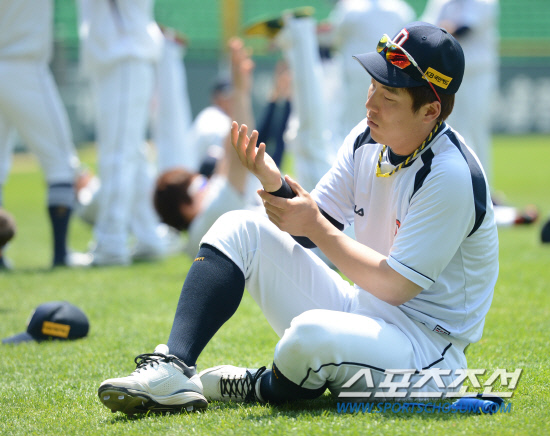 
	�λ� �������� ������ �����հ��� �λ����� 3��� ���� �����ߴ�. ����� �Ʒ� ���� �հ��� ���¸� ���캸�� �ִ� ������. ���=���� ���� kyungmin@sportschosun.com


