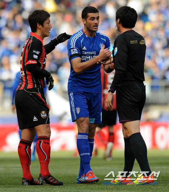 
	���ǰ� ��ȭ�� ������ �ִ� ��ġġ.   ����=���� ���� wook@sportschosun.com


