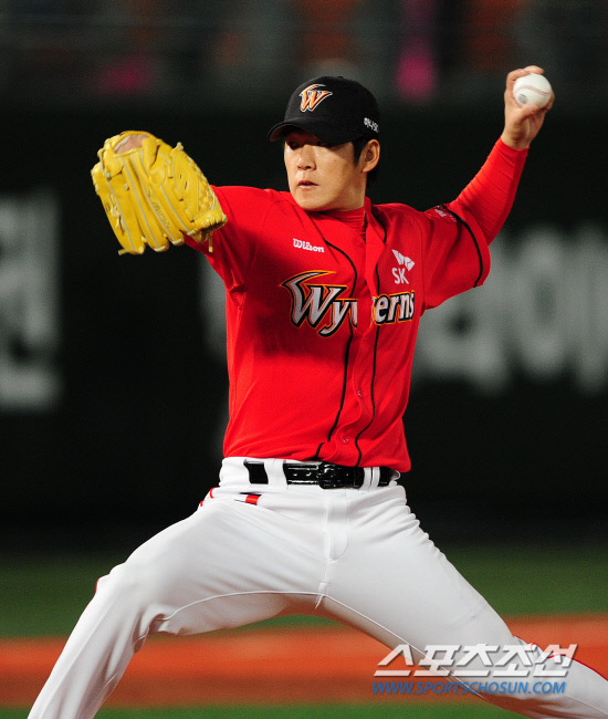 
	SK ������� �� ���� ����ó���̴�. �翬�� ������ �ִ�. ���� �������. 

����� ���� cjg@sportschosun.com


