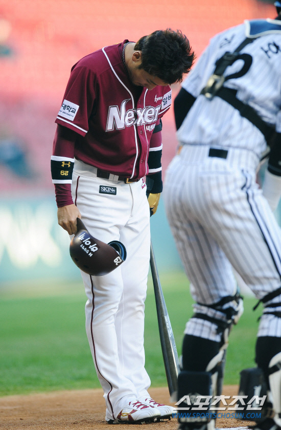 
	�ؼ� ���ñ��� ģ���� LG���� ��⼭ LG�ҵ��� �����ӿ� ���߼��� ���� �λ��ϰ� �ִ�. ���=������ ���� rainmaker@sportschosun.com


