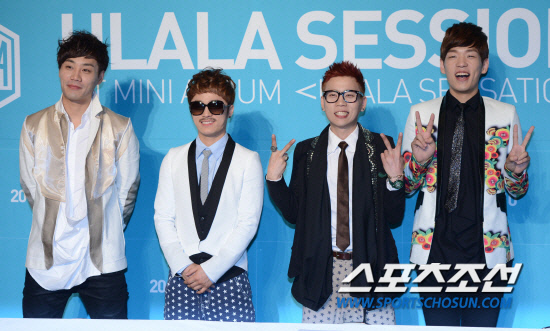 
	������, �ڽ���, �����, �ڱ������� ������ �����׷� '���󼼼�'�� ù��° �̴Ͼٹ� ��ǥȸ�� 9�� �б��� CGV���� ���ȴ�.���󼼼��� ����ȸ�߿� �ռ� ����Ÿ���� ���� �ִ�.

�ֹ��� ���� deer@sportschosun.com /2012.05.09/


