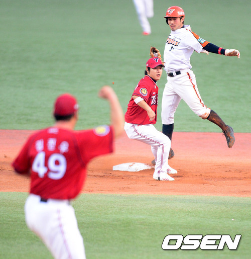 
	'������ 1791�ϸ��� �¸�' KIA, ��ȭ�� 4���� Ż��
